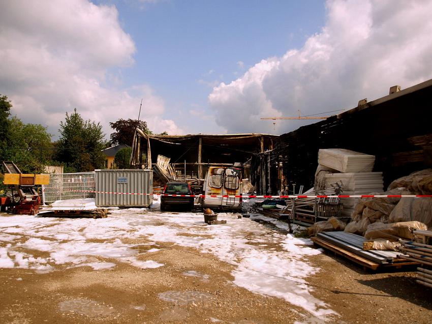 Feuer Halle Siegburg Gewerbegebiet Zange P115.JPG